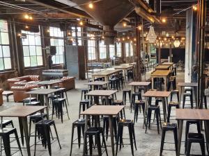 Industrial Barhocker 4